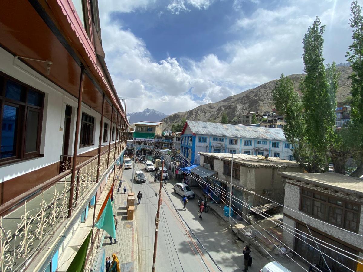 Ashiyana Hotel Kargil Exterior photo