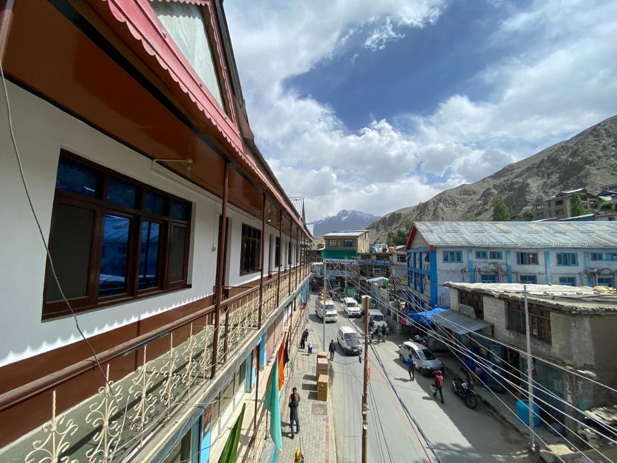 Ashiyana Hotel Kargil Exterior photo